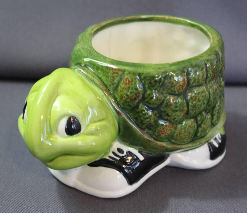 lot 4073A image: Very Cool Turtle Planter