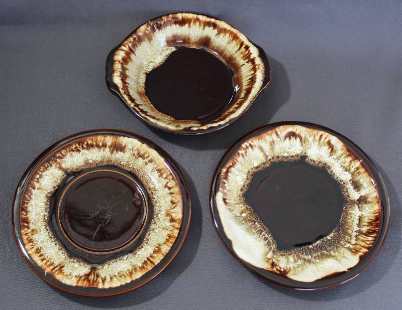 lot 9763 image: Pfaltzgraff Gourmet Brown Drip Serving Plates & Dish. Made in USA. Oven Safe.
