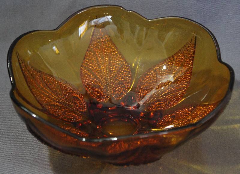 lot 9772 image: Vintage Indiana Glass Co Deep Amber Leaf Round Serving Bowl.