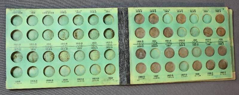 lot 9886 image: Lincoln Cents, Penny Coin Book 1909VDB - 1948S. 39 Coins Inside