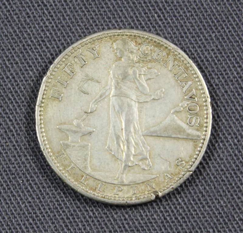 lot 4070 image: 1944 U.S. Philippines 50 Centavos Silver Coin