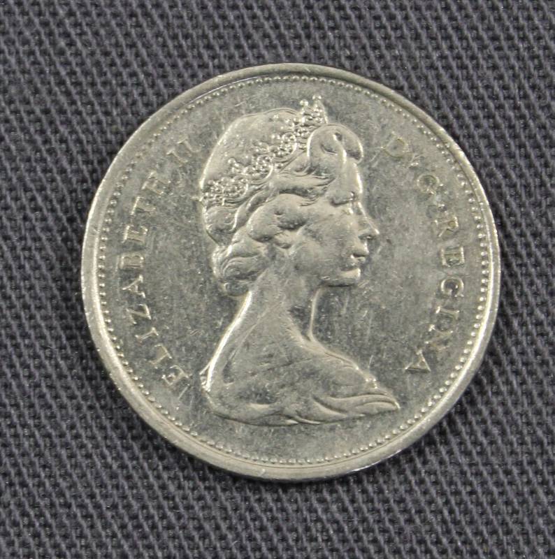 lot 4097 image: 1975 Canada 25 Cents Coin, Queen Elizabeth II