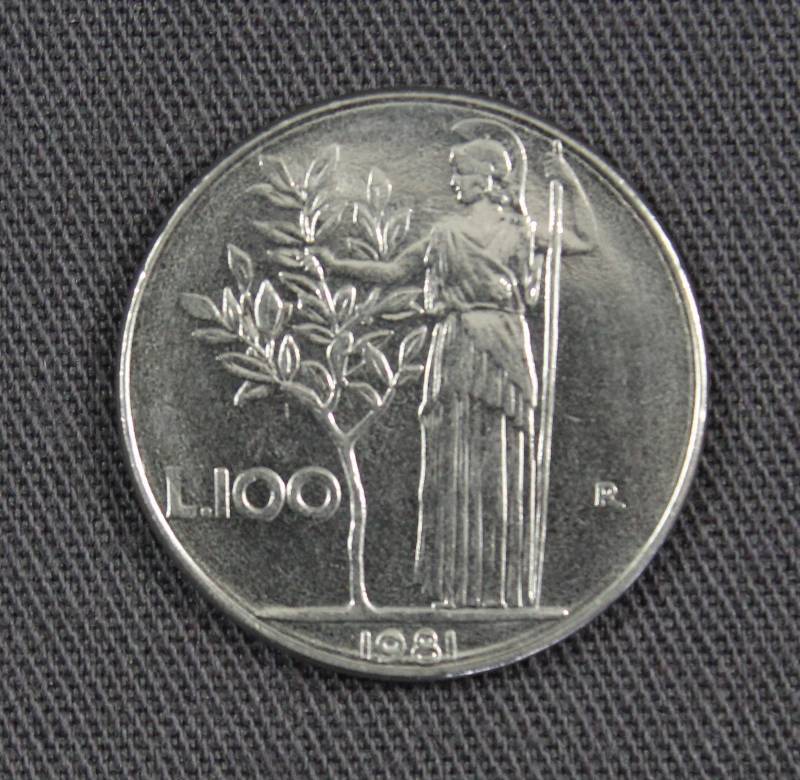 lot 4118 image: 1981 Italy 100 Lire Coin, Laureate head