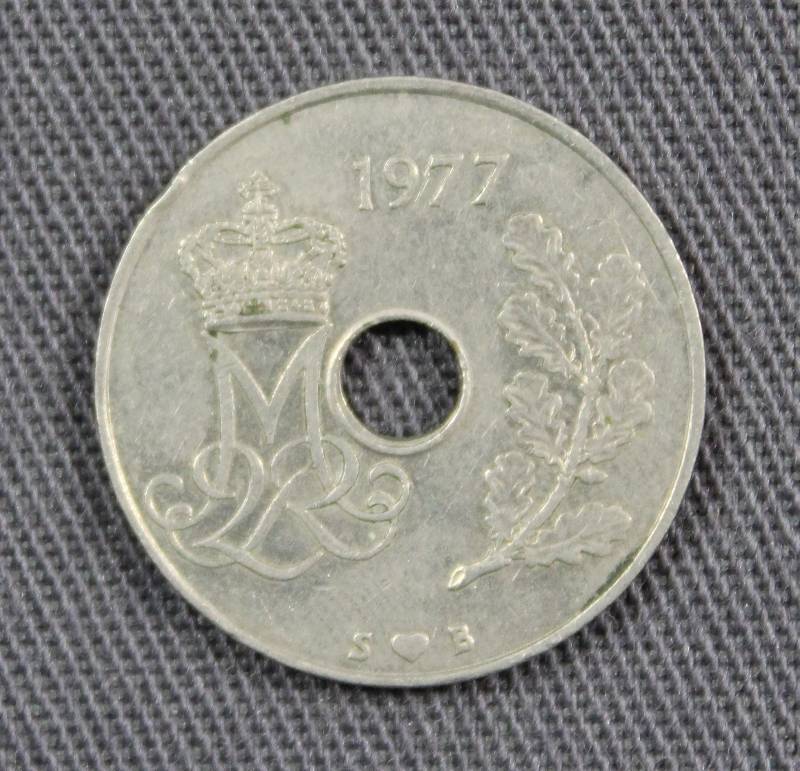 lot 4121 image: 1977 Denmark 25 Ore Coin, Margrethe II