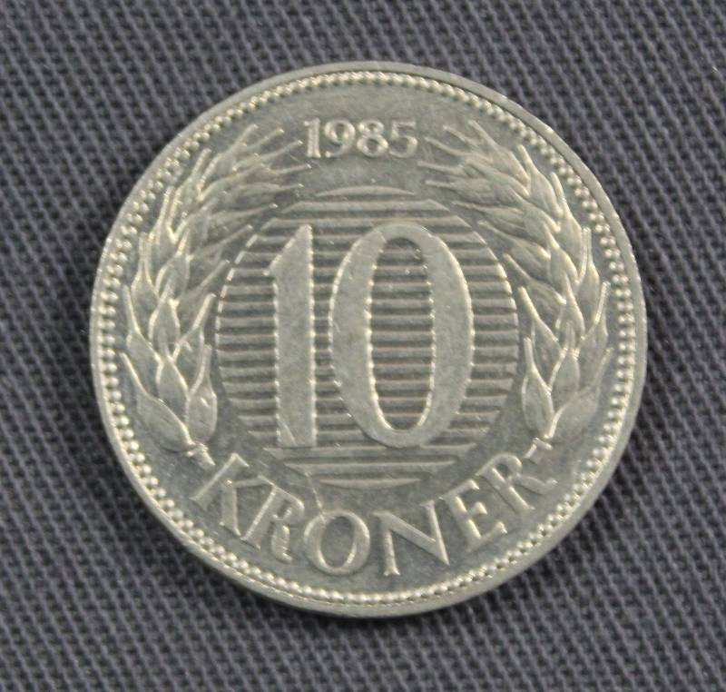lot 4124 image: 1985 Denmark 10 Kroner Coin, Portrait of Margrethe II