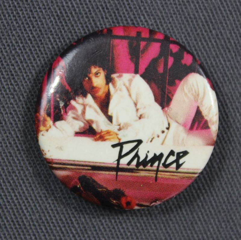 lot 4165 image: 1984 Prince small Button