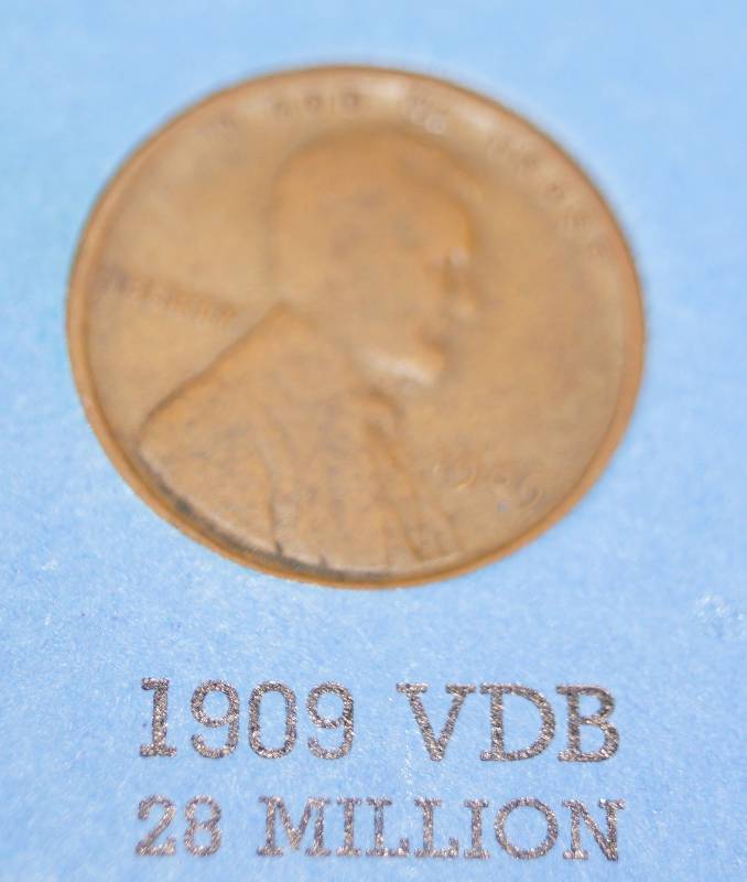 lot 9899 image: Whitman Coin Folder - Lincoln Head Cent 1909-1940 #1, with 62 Coins Inside