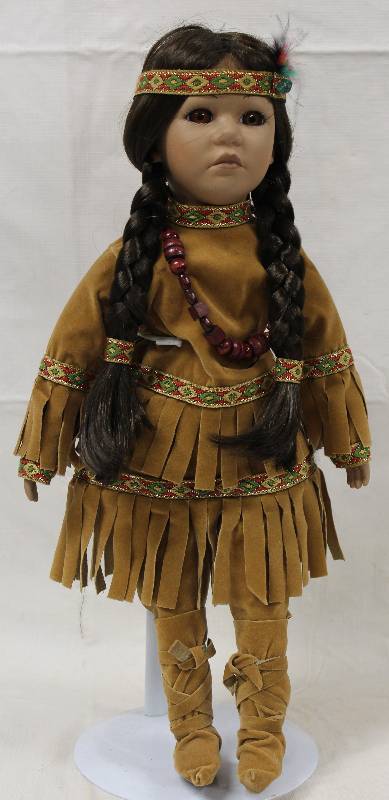 lot 6028 image: Beautiful  Native American Doll - Nice w Stand