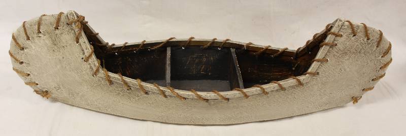 lot 6054 image: Canoe - Very neat  - Larger than the picture looks