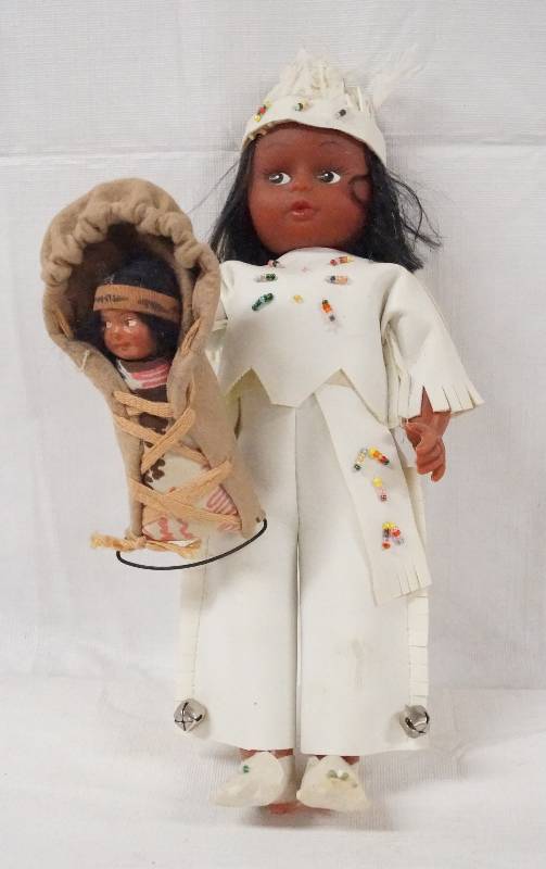 lot 6092 image: Native American Indian Doll w Papoose Cute