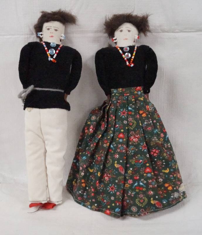 lot 6101 image: Lot of 2 - Plush Dolls - Not sure of the origins - Very nice though