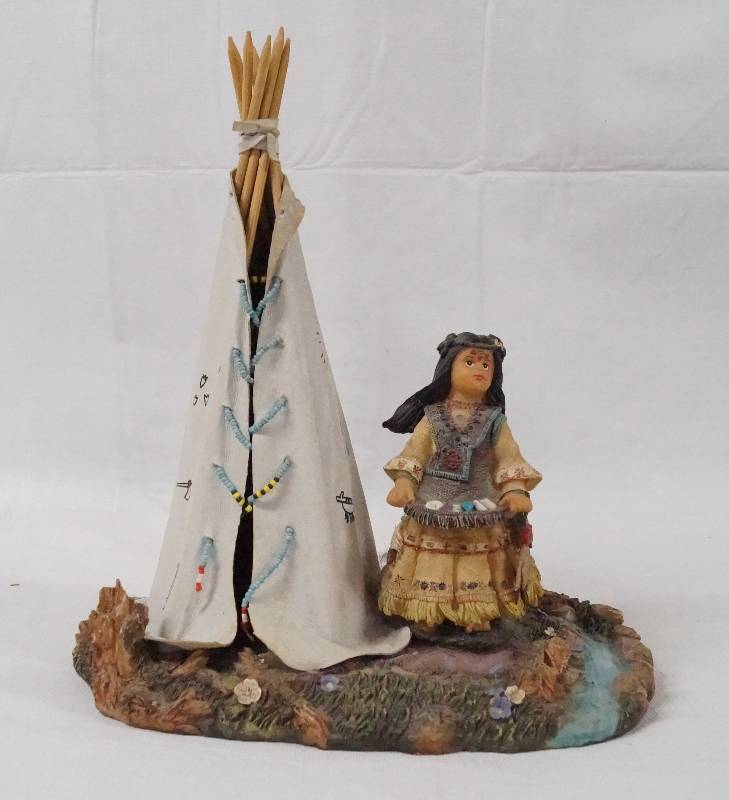 lot 6114 image: Beautiful Indian Figurine w a Teepee
