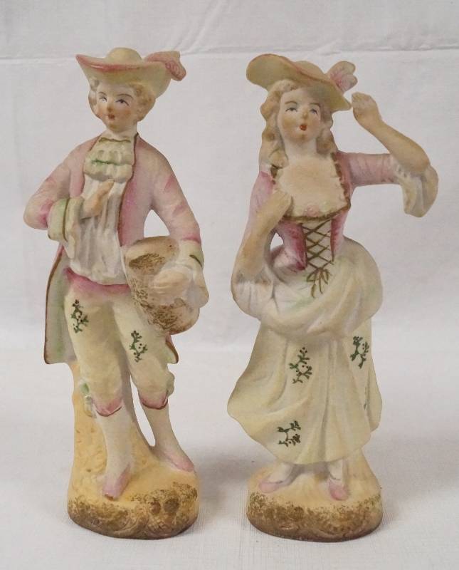 lot 6131 image: Colonial Figurine Pair - Man and Woman - Copyrighted  L&M INC. - Collectible