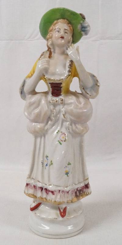 lot 6134 image: Beautiful Porcelain Colonial Lady - by L&M Inc.