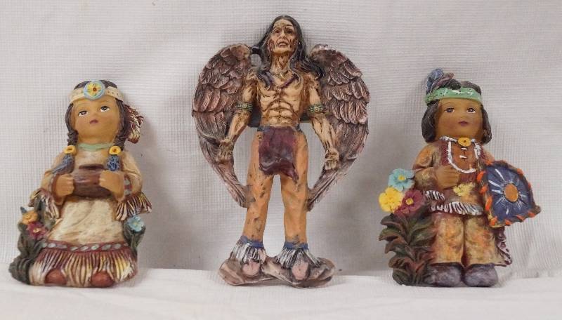 lot 6140 image: Lot of 3 Native American Magnets - for the fridge