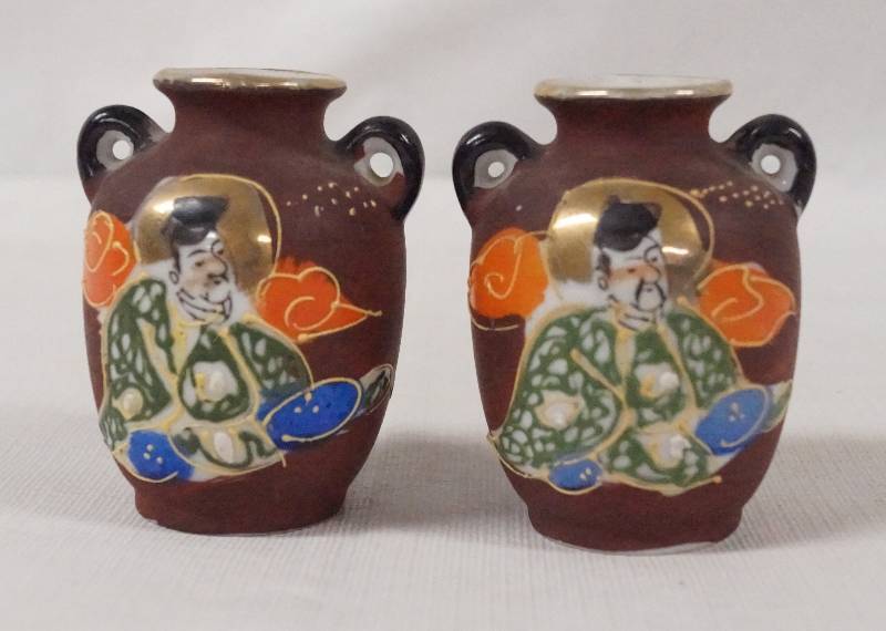 lot 6153 image: Set of 2 - Vintage Hand Painted TRICO Small Vases - NAGOYA - JAPAN - Nice