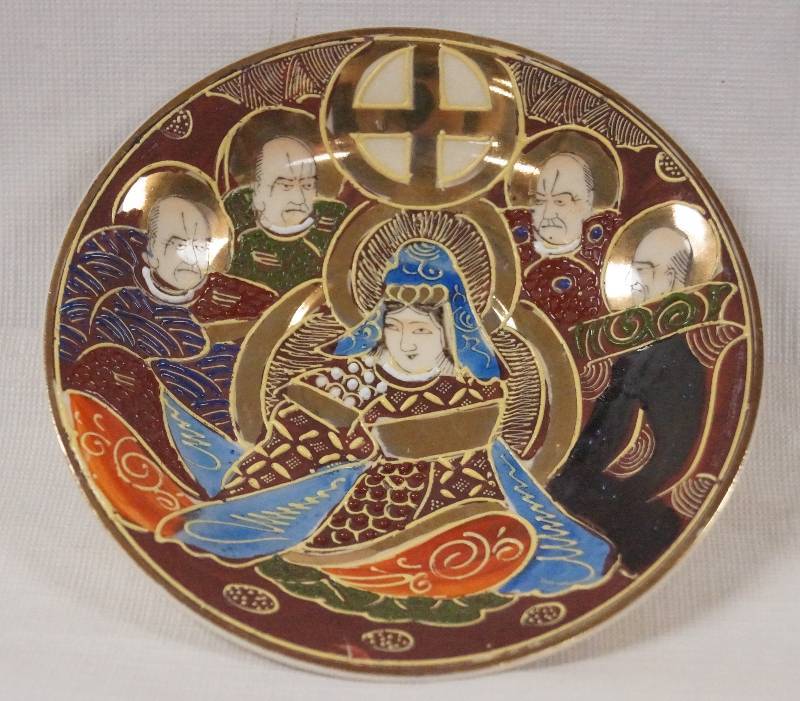 lot 6167 image: Hand Painted Saucer - JAPAN - WALES CHINA - Moriage Gilded - Great collectible
