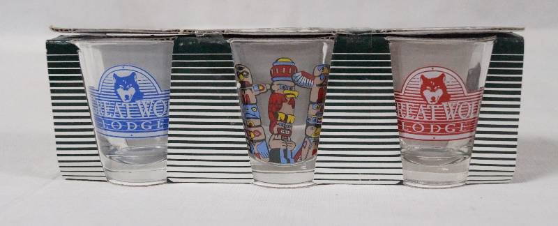 lot 6187 image: Set of Souvenir Shot Glasses from The Great Wolf Lodge - New in Gift Box
