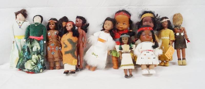 lot 6265 image: Lot of Native American Indian Dolls