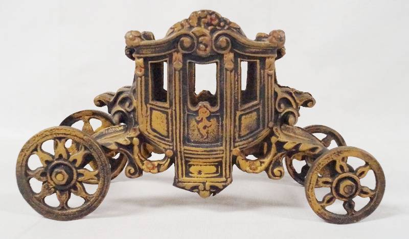 lot 6283 image: Cast Iron Carriage - Heavy Neat Piece
