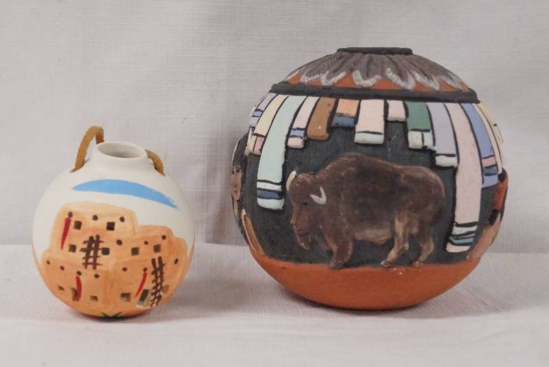 lot 6302 image: Lot of 2 Pieces of Southwestern Style Pottery - See photos for artist sig