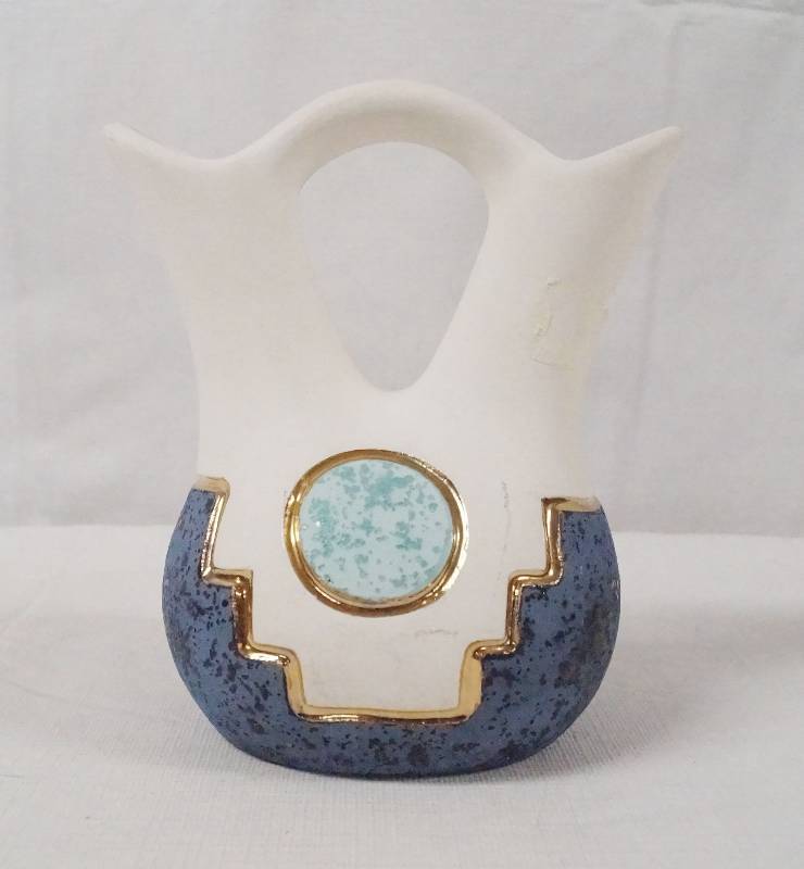 lot 6317 image: Southwestern Pottery Artwork Piece  - See Photos for Artist Signature - Excellent Condition