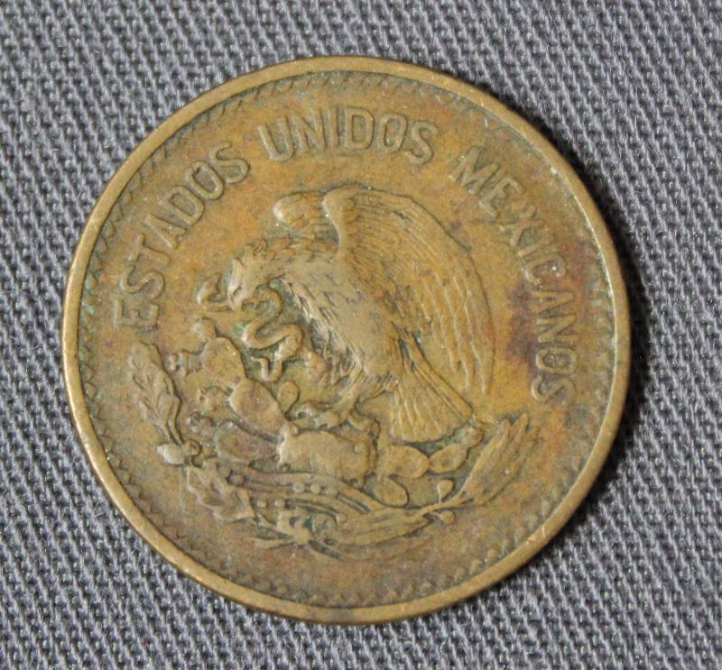 lot 4053 image: 1944 Mexican Coin - Estados Unidos Mexicanos 20 Centavos  20 Cent