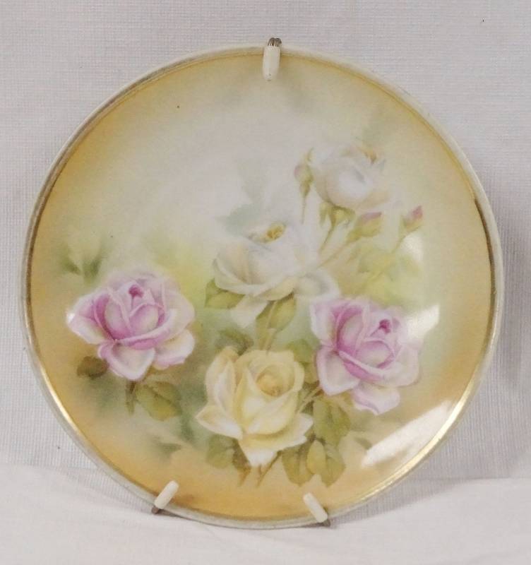 lot 4273 image: Old, Collectible Floral Plate - See photo for markings on the back - good condition