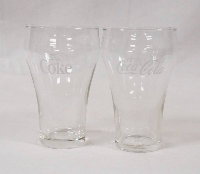 lot 4275 image: 2 Classy Coke - Coca Cola Glasses