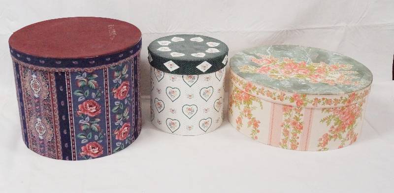 lot 4299 image: Lot of 3 Paper Covered Round Boxes - Hat Box Style