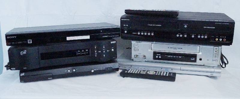 lot 4325 image: Big Lot of Electronics - VCRs - DVD Players and More