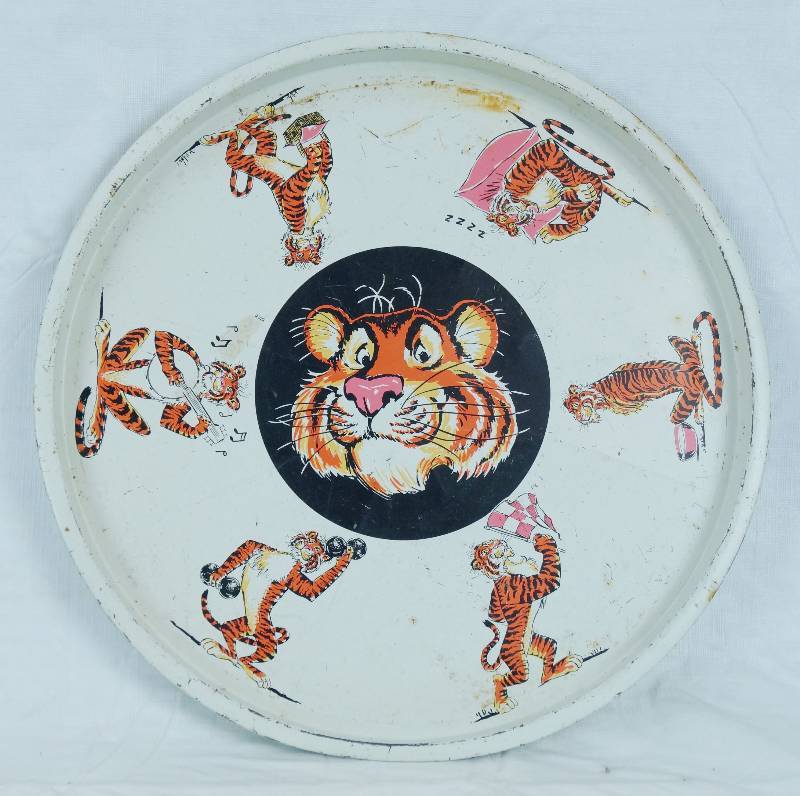 lot 4409 image: VINTAGE RARE 1950s ESSO (GAS AND OIL) TONY THE TIGER PICTORIAL SERVING TRAY