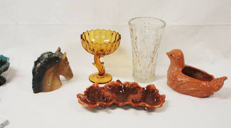 lot 4464 image: Lot of Unique Home Decor Items - Ceramic Glass and More