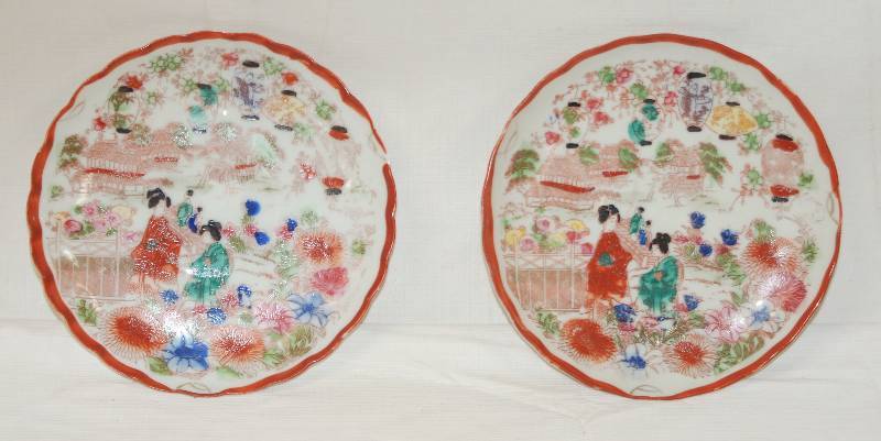 lot 4472 image: Lot of 2 Unmarked Japanese Themed Porcelain Plates - WOW