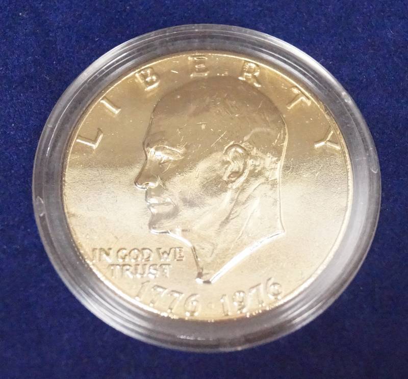 Gold Plated 1776 1976 Eisenhower Silver Dollar Coin In Case Butler County Auction Silver Bars Coins Knives Auction Pick Up In Towanda Or Shipping Is Available Equip Bid