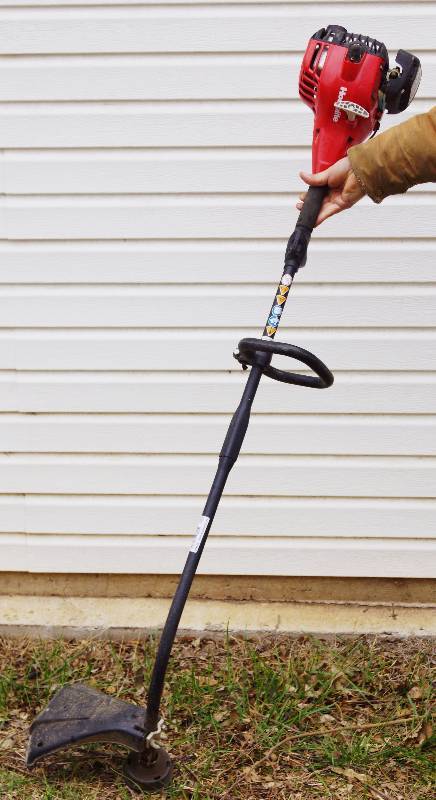 lot 6364 image: Nice HomeLite Weed Eater Cutter - SEE VIDEO