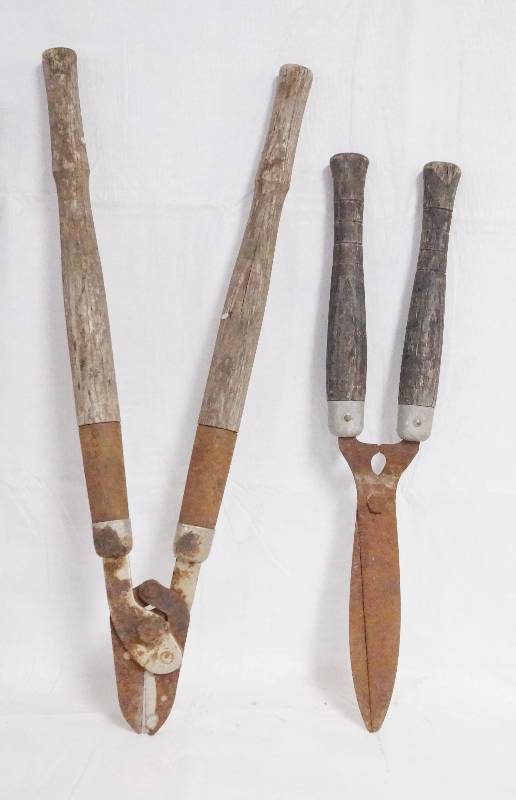 lot 6432 image: Lot of 2 Yard Clippers