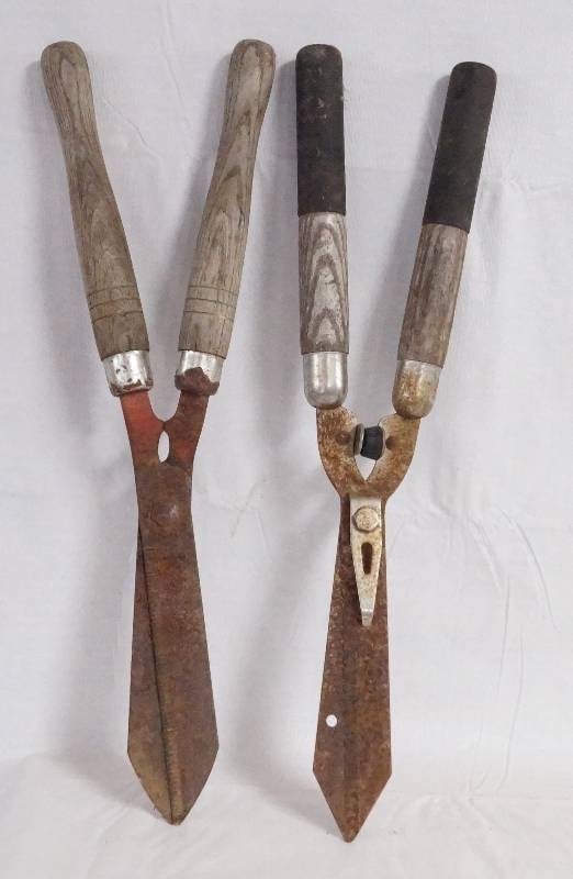 lot 6433 image: Lot of 2 Yard Clippers