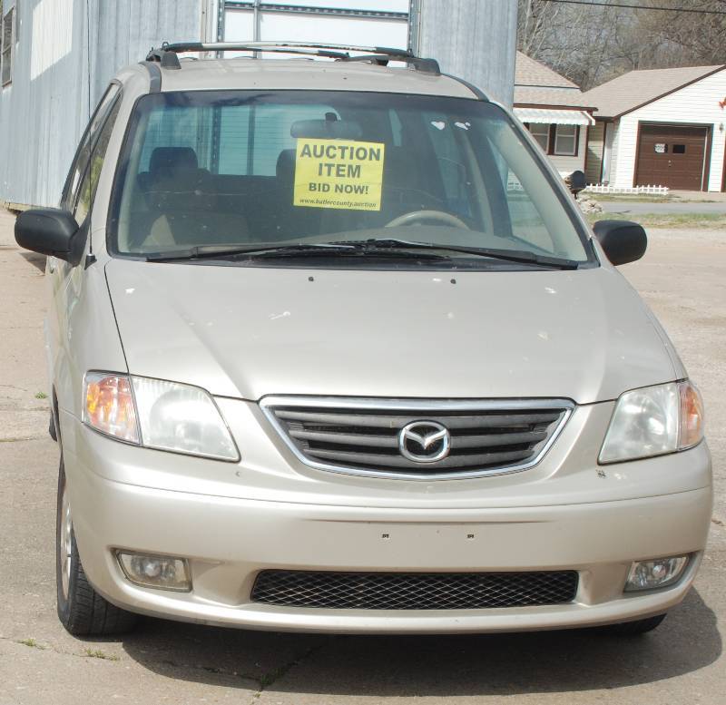 lot 6360 image: 2001 Mazda MPV 5 Door Mini Van - NO RESERVE Clean Title