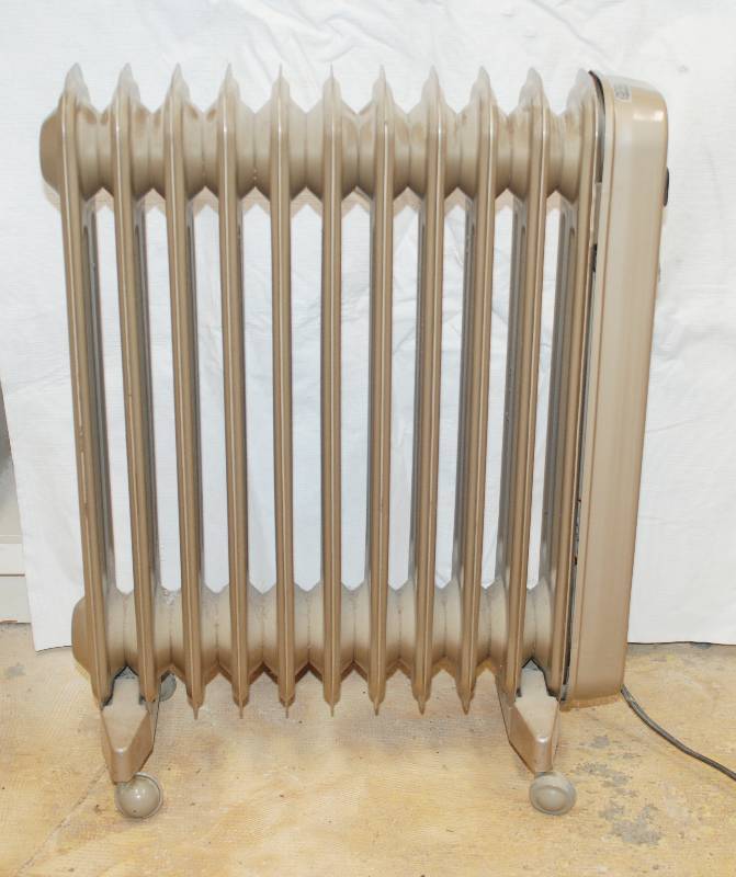 lot 6415 image: Dimplex Radiator Style Heater - Tested and Works