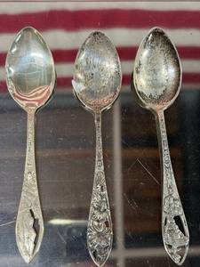 lot 115 image: Sterling Silver Ornate Teaspoons Set 51.4g