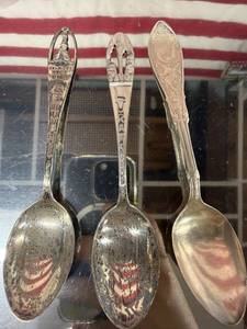 lot 117 image: Sterling Silver Spoons Set - 69.1g
