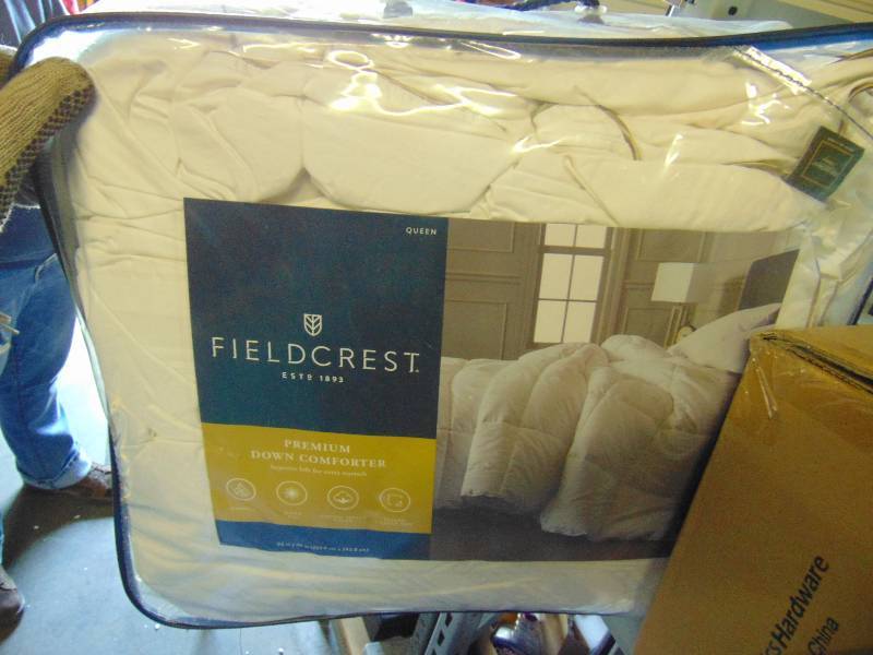 Fieldcrest Premium Down Comforter 100 Cotton Shell With White