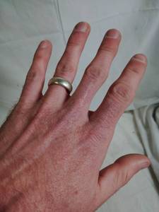 lot 10 image: Mens RING Sterling