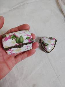 lot 25 image: Vintage Ceramic and Metal Trinket Boxes