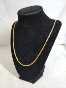 lot 29 image: Beautiful Fake Gold Chain