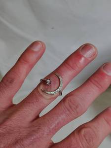 lot 31 image: Moon and Star Ring