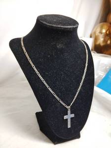 lot 35 image: 925 Italy Chain with Cross