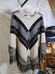 lot 51 image: YAIRA Poncho Tribal Sweater Size LXL