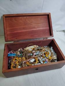 lot 56 image: Small Lane Cedar Chest and Jewelry